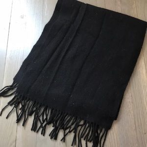 100% Wool Black Scarf with fringes
